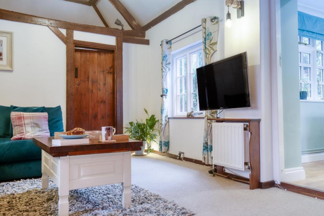 White Cross Cottage Woodbury Екстер'єр фото